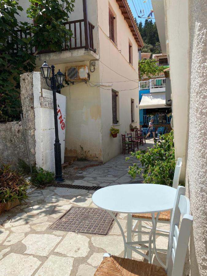 Central Studios In Agios Nikitas Pedestrian Zone Exterior foto