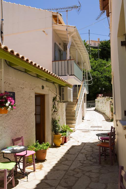Central Studios In Agios Nikitas Pedestrian Zone Exterior foto