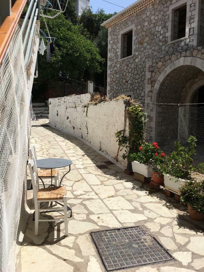 Central Studios In Agios Nikitas Pedestrian Zone Exterior foto